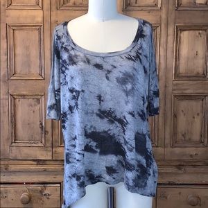 Loose tie-dye t-shirt